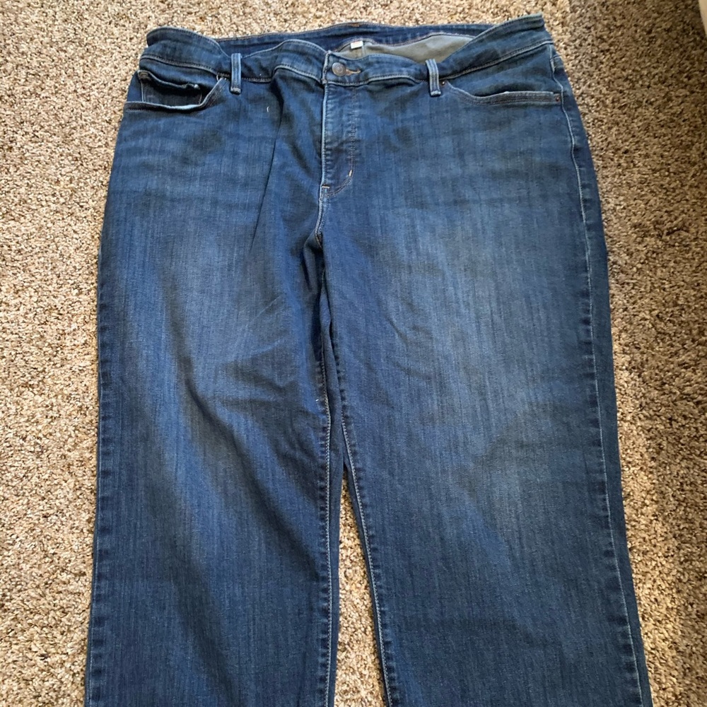 Lee’s Capris - Medium Wash